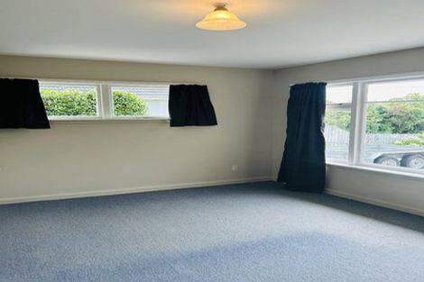 Photo of property in 17 Pembroke Street, Avondale, Christchurch, 8061