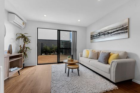 Photo of property in 2/119 Bruce Mclaren Road, Henderson, Auckland, 0612