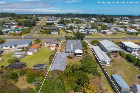 Photo of property in 74 Koputara Road, Himatangi Beach, Foxton, 4891