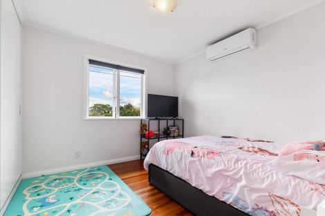 Photo of property in 15 Matipo Road, Te Atatu Peninsula, Auckland, 0610