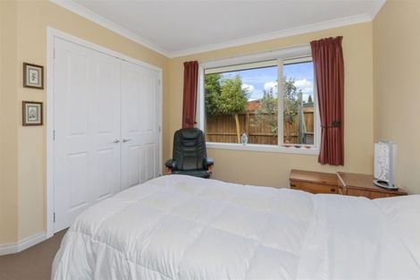 Photo of property in 18 Willowview Drive, Redwood, Christchurch, 8051