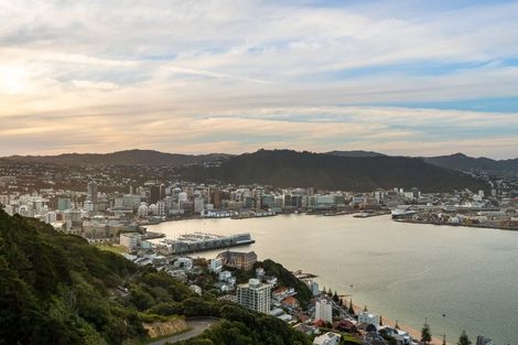 Photo of property in 34 Lookout Road, Roseneath, Wellington, 6021