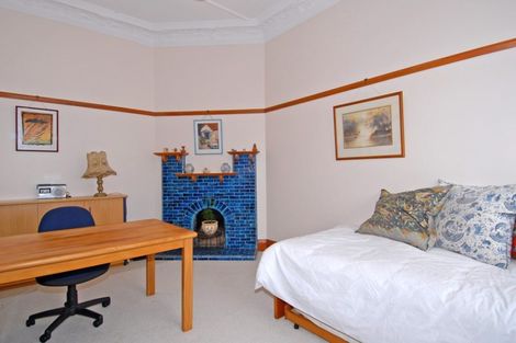 Photo of property in 64 Hawker Street, Mount Victoria, Wellington, 6011