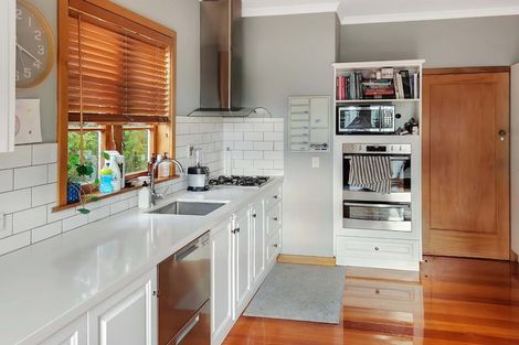 Photo of property in 27 Marina Grove, Hutt Central, Lower Hutt, 5010