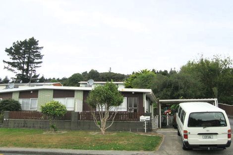 Photo of property in 2/26 Hillside Drive, Maoribank, Upper Hutt, 5018