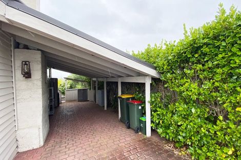 Photo of property in 1/1 Paparoa Road, Cockle Bay, Auckland, 2014