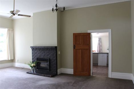 Photo of property in 125 Wellington Street, Picton, 7220