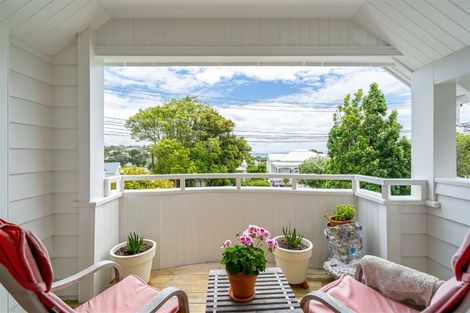 Photo of property in 5 Turnbull Road, Narrow Neck, Auckland, 0624