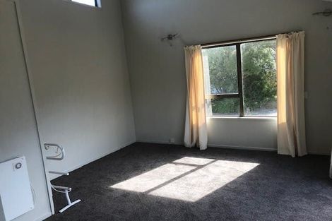 Photo of property in 38 Tree View Avenue, Glenfield, Auckland, 0629