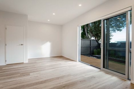 Photo of property in 1/15 Sea Vista Avenue, Beach Haven, Auckland, 0626