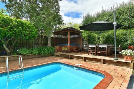 Photo of property in 168 Lakeside Drive, Orewa, 0931