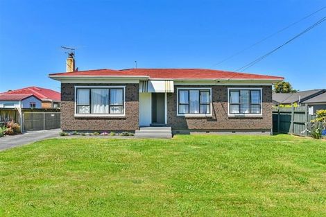 Photo of property in 57 Cambridge Terrace, Papatoetoe, Auckland, 2025
