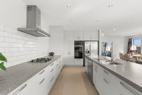 Photo of property in 18 Westpark Drive, Burnside, Christchurch, 8053