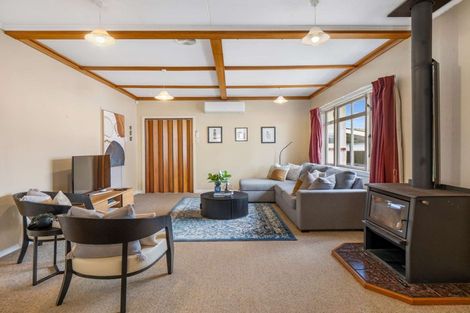 Photo of property in 17 Godwin Crescent, College Estate, Whanganui, 4500