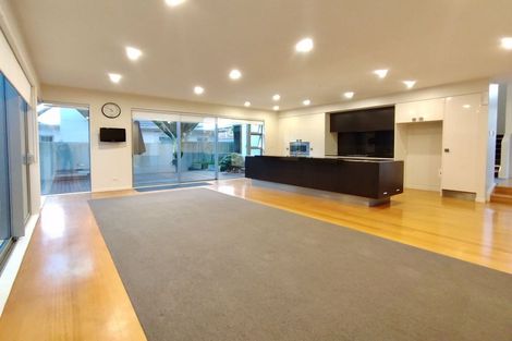 Photo of property in 10a Waterloo Road, Milford, Auckland, 0620