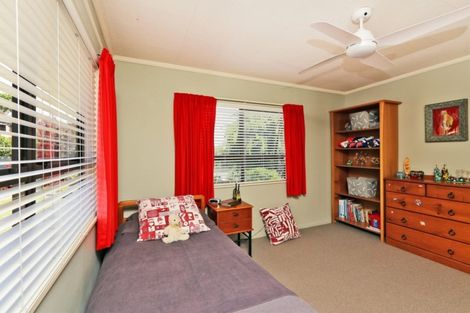 Photo of property in 8 Ritchie Place, Havelock North, 4130