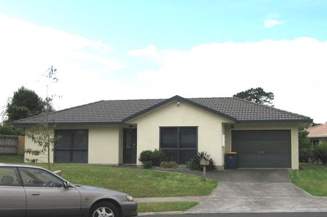Photo of property in 8 Lanier Place, Glendene, Auckland, 0602
