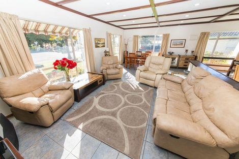 Photo of property in 114 Napier Road, Havelock North, 4130