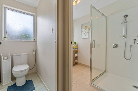 Photo of property in 20 Halberg Street, Glenfield, Auckland, 0629