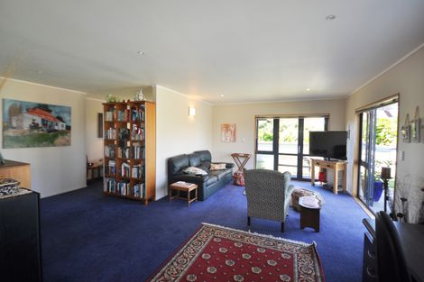 Photo of property in 2 Lax Crescent, Leigh, 0985
