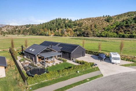 Photo of property in Luggate Park, 32 Cooper Crescent, Luggate, Wanaka, 9383
