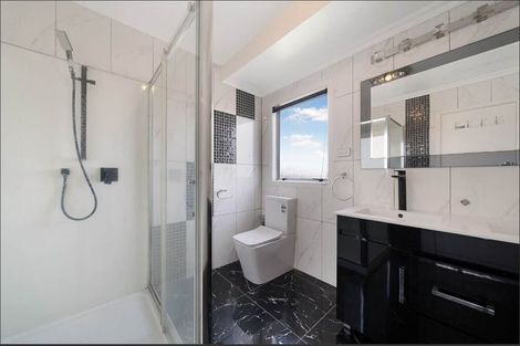 Photo of property in 17 Kohinoor Avenue, Mangere, Auckland, 2022