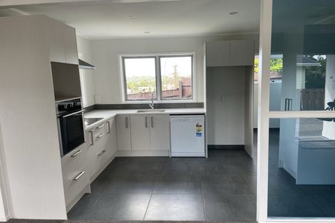 Photo of property in 1/4 Pemberton Avenue, Bayview, Auckland, 0629