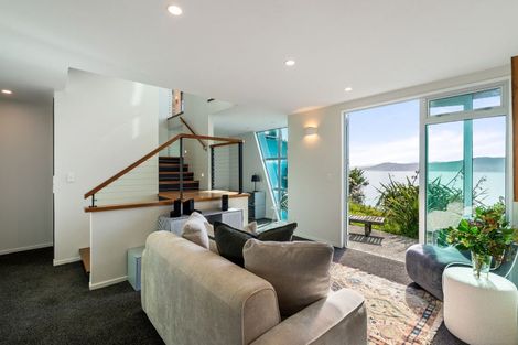 Photo of property in 365 Karaka Bay Road, Karaka Bays, Wellington, 6022