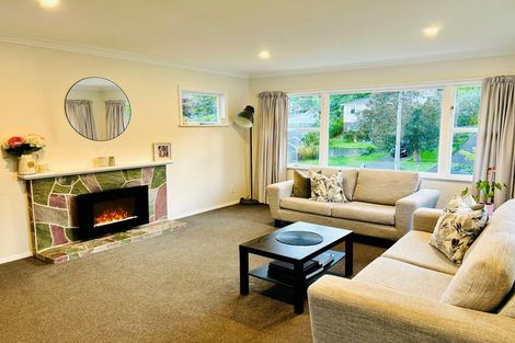 Photo of property in 4 Saint Johns Terrace, Tawa, Wellington, 5028