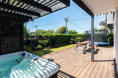 Photo of property in 17 Larnach Street, Waimairi Beach, Christchurch, 8083