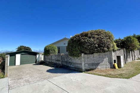 Photo of property in 25 Milford Street, Heidelberg, Invercargill, 9812