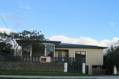 Photo of property in 24 Golf Road, Paraparaumu Beach, Paraparaumu, 5032