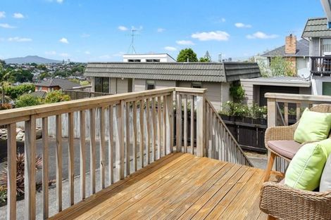 Photo of property in 127 Forrest Hill Road, Forrest Hill, Auckland, 0620