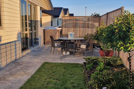 Photo of property in Waterview Estate, 86/4 Greystone Place, Omokoroa, 3114