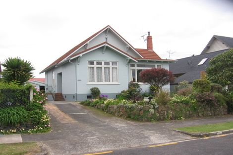 Photo of property in 251 Devonport Road, Tauranga, 3110