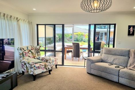Photo of property in 5 Carlsberg Place, Papamoa Beach, Papamoa, 3118