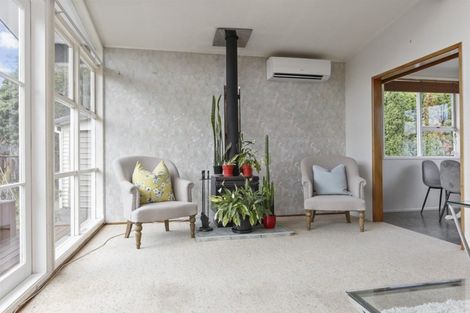 Photo of property in 18 Dalry Place, Mangere Bridge, Auckland, 2022