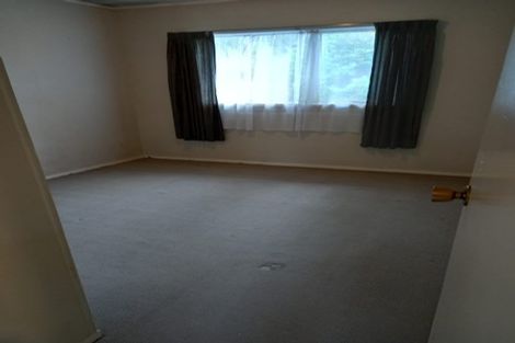 Photo of property in 13 Landow Place, Henderson, Auckland, 0612