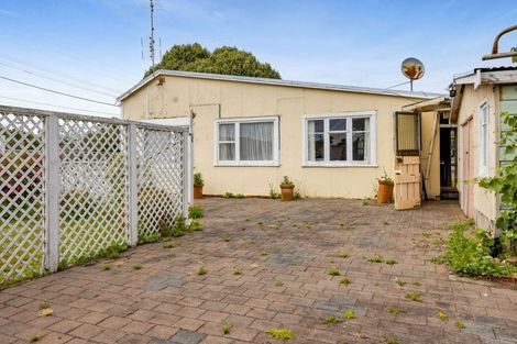 Photo of property in 18 Cornwall Street, Patea, 4520