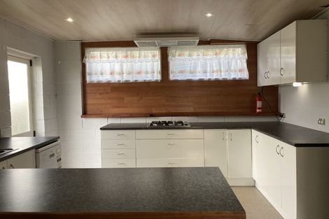 Photo of property in 1/48 Strid Road, Te Atatu South, Auckland, 0610