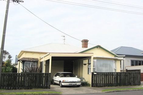 Photo of property in 164 Molesworth Street, New Plymouth, 4312