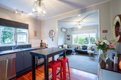 Photo of property in 19 East Street, Terrace End, Palmerston North, 4410