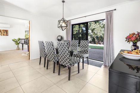 Photo of property in 18 Longwood Place, Harrowfield, Hamilton, 3210