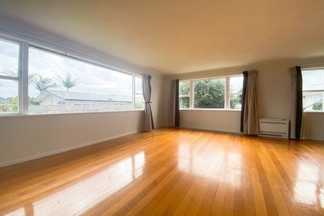 Photo of property in 13 Helga Crescent, Te Atatu Peninsula, Auckland, 0610