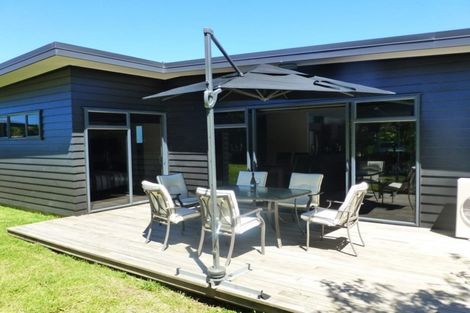 Photo of property in 1 Coral Place, Matapouri, Whangarei, 0173