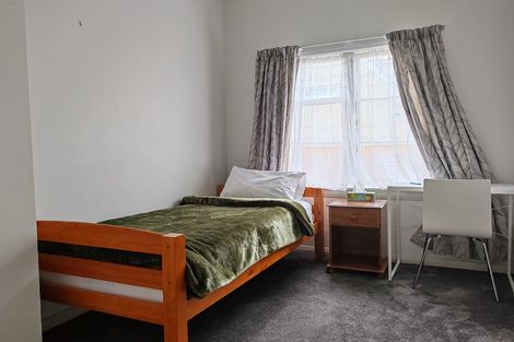 Photo of property in 124 Randwick Road, Moera, Lower Hutt, 5010