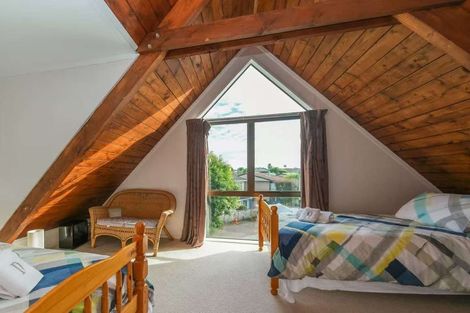 Photo of property in 2/72 Takutai Avenue, Half Moon Bay, Auckland, 2012