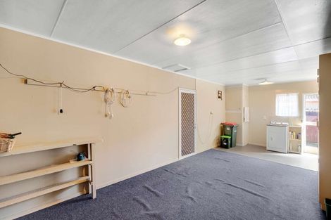 Photo of property in 2/4212a Great North Road, Glendene, Auckland, 0602