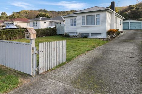 Photo of property in 53 Westminster Road, Wainuiomata, Lower Hutt, 5014