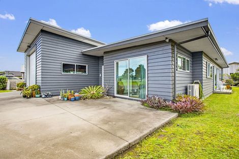 Photo of property in 5 Debenham Drive, Whitianga, 3510